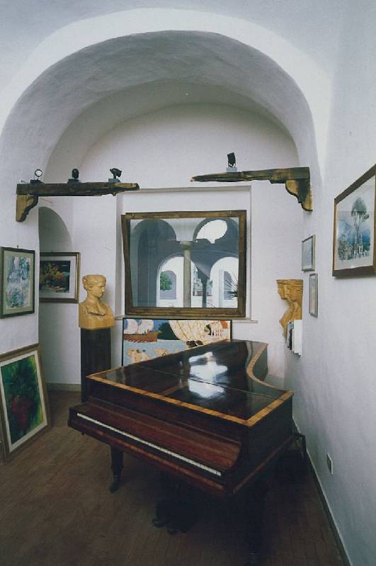 /Gallery/chiostro/angolo pianoforte.jpg